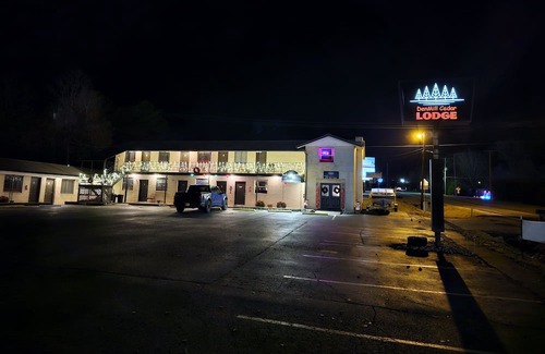 Melbourne Cabin | DenMill Cedar Lodge