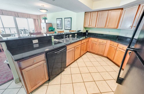 Downtown Myrtle Beach Condo | 2BR Pools, Views, Direct Oceanfront, Bay View!