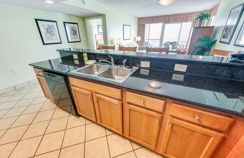 Downtown Myrtle Beach Condo | 2BR Pools, Views, Direct Oceanfront, Bay View!