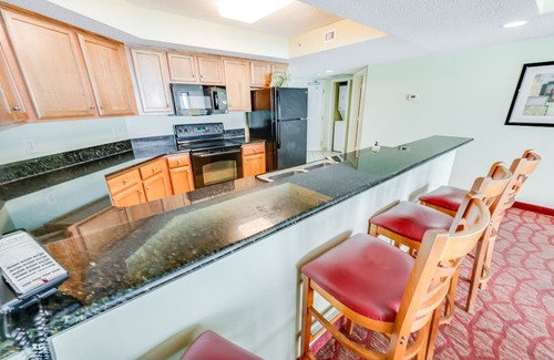 Downtown Myrtle Beach Condo | 2BR Pools, Views, Direct Oceanfront, Bay View!