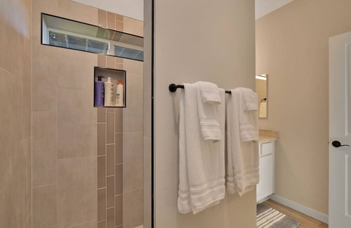 Diamond Valley House | *New Listing!* Central to Everything!