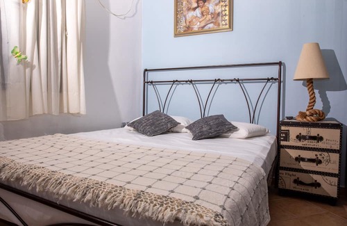 Leros House | Blue Heaven. Enjoy Sun and Magnificent View in a Peaceful Garden.