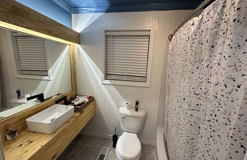 Stuttgart House | Cozy and homelike with a large back yard and great neighborhood