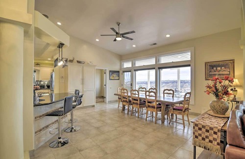 Chico House | Chic Paradise Home w/Terrace: 13 Mi to Wineries!