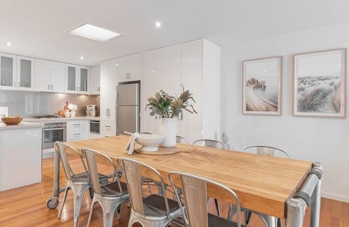 Warrnambool Apartment | Soothing 2-bedroom apartment with AC in Warrnambool