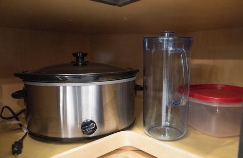 Greer House | Pool, Pickleball, Poker, Ping-Pong! King beds!