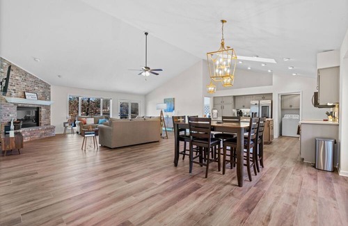 Hot Springs Village House | LAKEFRONT OASIS! TRANQUIL RETREAT AWAITS YOU IN HOT SPRINGS VILLAGE!