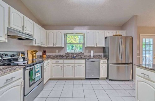 Fellowship House | Large 3 bedrooms | Equestrian