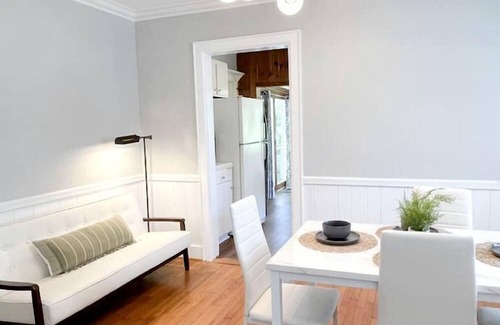 Plaza Midwood Cottage | Amazing Cottage with Great Sights in Charlotte, North Carolina