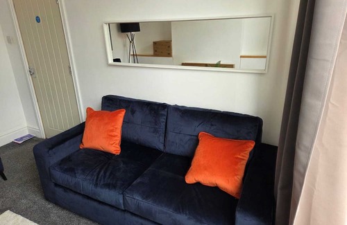 Thorpe Satchville House | Approval City House Leicester 5 Bed 2 Bath Welford Road Stadium