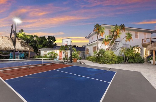 Boca Grande House | 110 Damfino - Resort - Deep Water Dock(s), Hot tub, PickleBall Ct, Sleeps 14