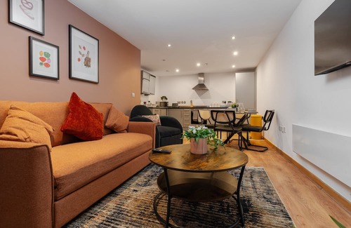 Chinatown Apartment | Spacious City Apartment| 2 bd/2 bth| Free Parking