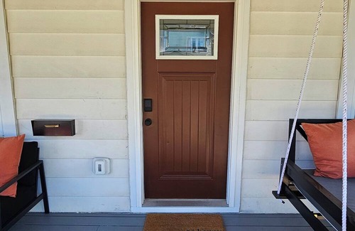 Weinland Park House | The Funky Fun Haus - Pickleball, Hot Tub, Arcade