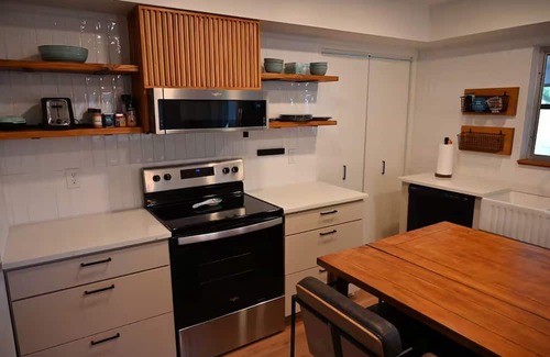 West Bradenton House | NW Bradenton Home - Less than 5 mi from IMG & AMI-THE TEAL TORTOISE 3bd 2 bath