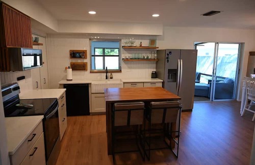 West Bradenton House | NW Bradenton Home - Less than 5 mi from IMG & AMI-THE TEAL TORTOISE 3bd 2 bath