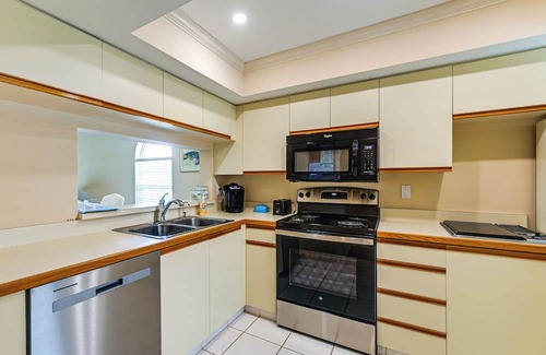 Gleneagles Condo | Snowbirds Welcome! Naples Resort Condo Near Golf