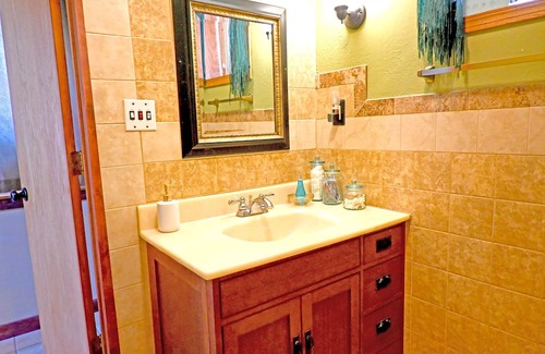 Fall River House | Hotel Oasis at Fall River Lake - Bungalow w/Outdoor Kitchen