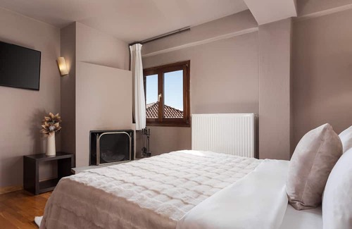 Arachova Hotel | Deluxe Double Room by Mons Arachova