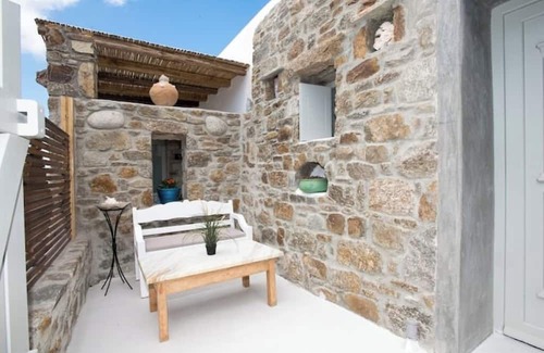 Ano Mera Villa | Deluxe 3 Bedroom Villa with 2 Private Outdoor Pools