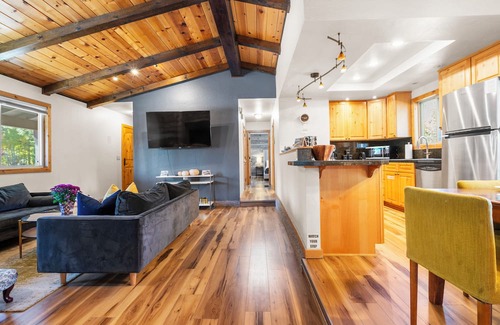 Mountain View Estates House | Steps to Trails & Minutes to Heavenly + Firepit | Bluewood Cabin by AvantStay