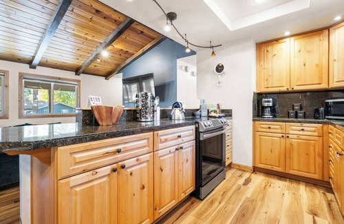 Mountain View Estates House | Steps to Trails & Minutes to Heavenly + Firepit | Bluewood Cabin by AvantStay