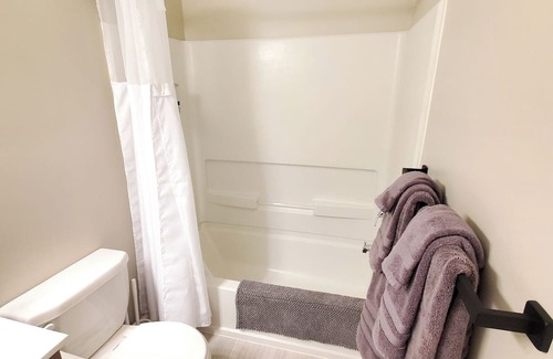 Wichita House | 3 Bedroom in Safe Area! W&D + Workout Equipment