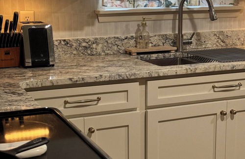 Starkville House | Charming Renovated Home - 1 mile to Campus - Vintage Touches and Modern Comfort