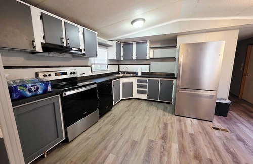 Monroe House | Cozy Modern 3-bedroom 2 full bath home