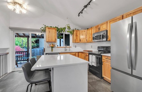 Longmont House | Peaceful Longmont Retreat Near Parks, Hospitals & Lake Macintosh