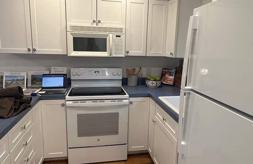 Annapolis Cottage | Idyllic Cottage Near Annapolis with Treehouse Vibes & Outdoor Charm