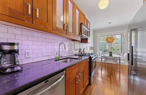 Cherry Condo | Spacious Myers Park 2BR King Condo | Porch