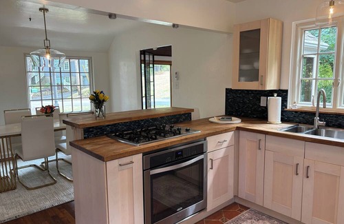 Fox Chapel House | Location , Location , Location ! Minutes to downtown and everything Pittsburgh !