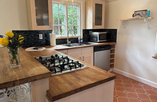 Fox Chapel House | Location , Location , Location ! Minutes to downtown and everything Pittsburgh !