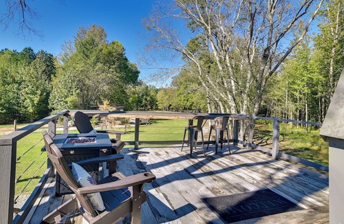 Cherokee Apartment | Pickwick Lake Cabin: Private Hot Tub, Shared Perks