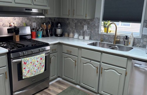 Wentworth House | Lakefront property