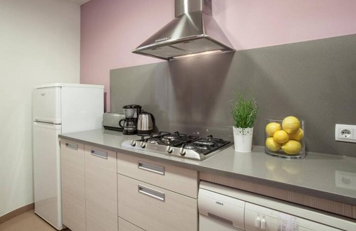 Gothic Quarter Apartment | Fantastic GroupFlat: 12-Bedr. 5-Bathr. for 19 people, Central Barcelona! Ask us!