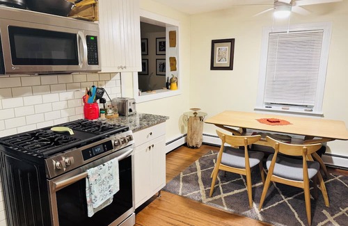 Shrewsbury House | The Quiet House on Main Street minutes from Everywhere