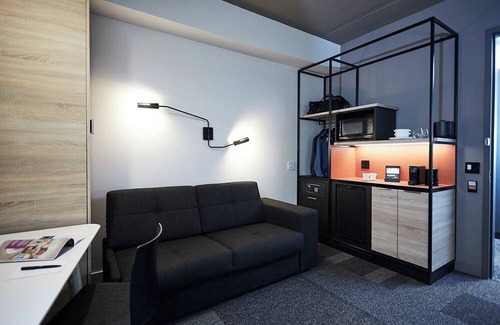 Brossard Hotel | 4 Sleek, Pet-Friendly Rooms w/Free Parking - Ideal for Visiting Montreal