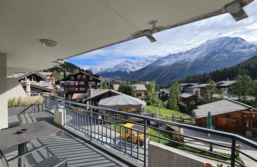 Saas-Fee Apartment | House Nicoletta, 4-room flat on 2nd floor in a prime location on the main road and slopes