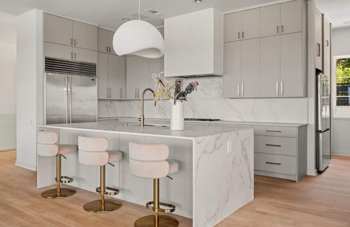 Mount Bonnell Terrace House | The Overlook on Monte Vista
