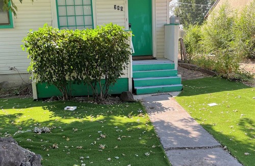 Mountain Home Apartment | Comfy Abode, pet friendly 3 bedroom apartment in Mountain Home with WiFi and AC.