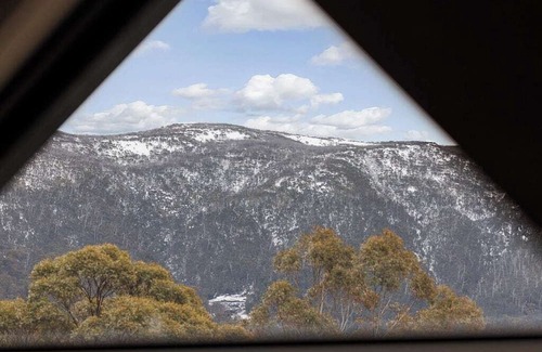 Lake Crackenback Ski Chalet | Luxury Mountain Chalet one of Crackenback's best
