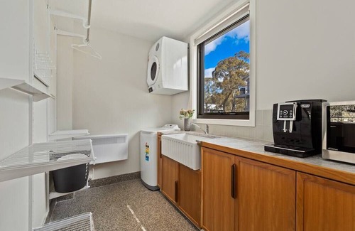 Lake Crackenback Ski Chalet | Luxury Mountain Chalet one of Crackenback's best