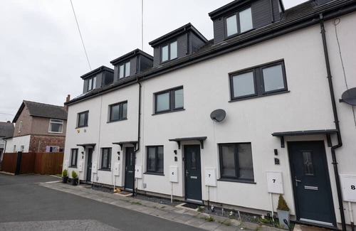 Wallasey House | Modern Family Home Near Liverpool City