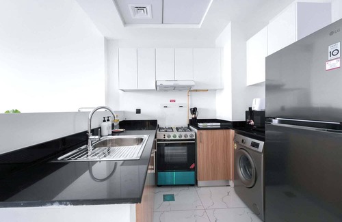 Jebel Ali Apartment | Stayshort - Jebel Ali Sleeps 2 with a Beautiful Swimming Pool!