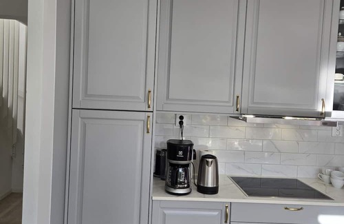 Norsborg House | Stunning 6 room house in Stockholm with a botanical garden and lakeview