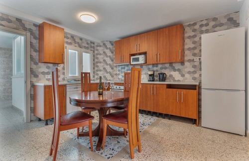 Gran Tarajal Apartment | Vacation Apartment 'Edificio El Baifo Loco - Constantin' with Sea View and Balcony