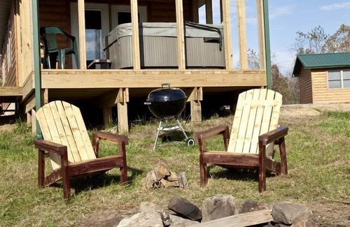 Equality House | Fabulous Cabin with Hot-tub in Herod, Illinois