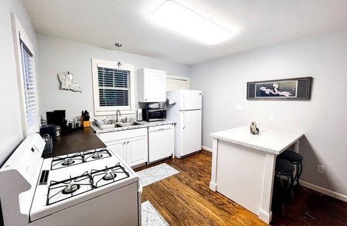 Lafayette Cottage | Picturesque Cozy Cottage with Fire Pit Space in Louisiana