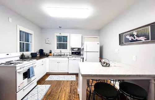 Lafayette Cottage | Picturesque Cozy Cottage with Fire Pit Space in Louisiana